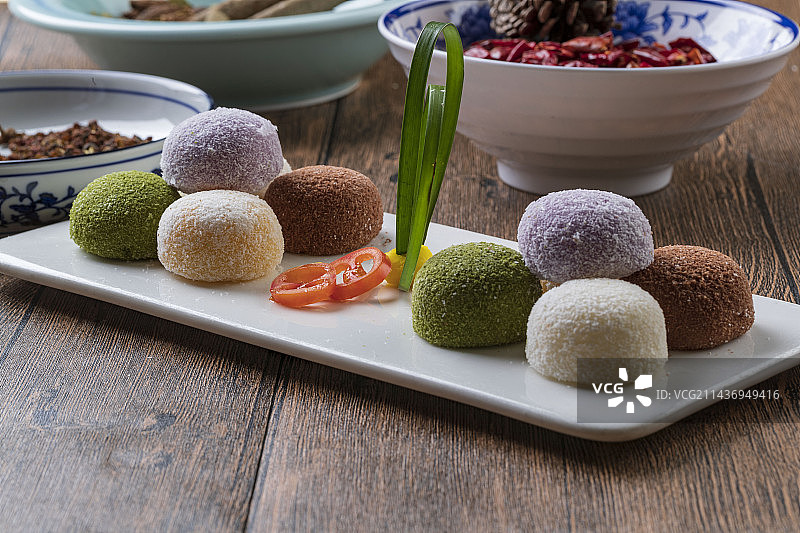 三色大福雪媚娘图片素材