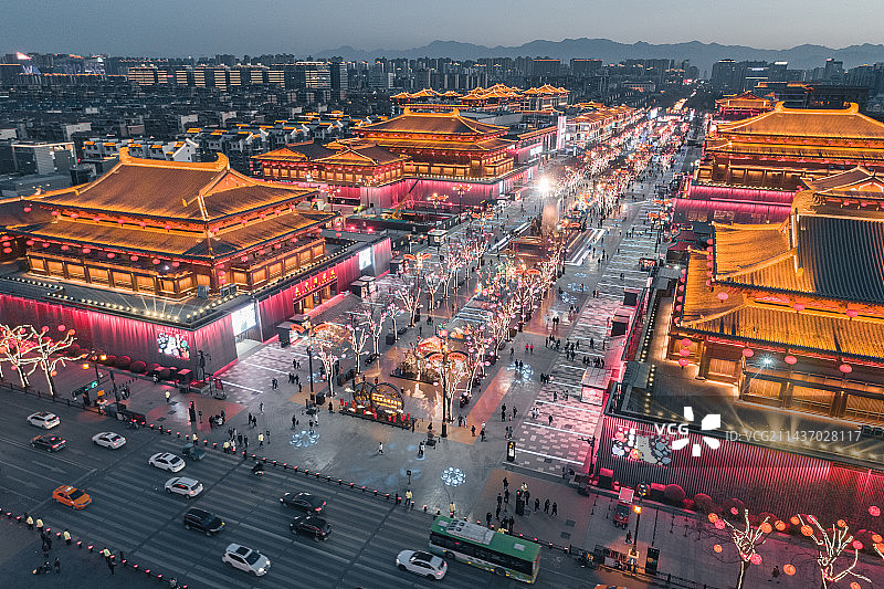 航拍西安大雁塔大唐不夜城城市风光夜景图片素材