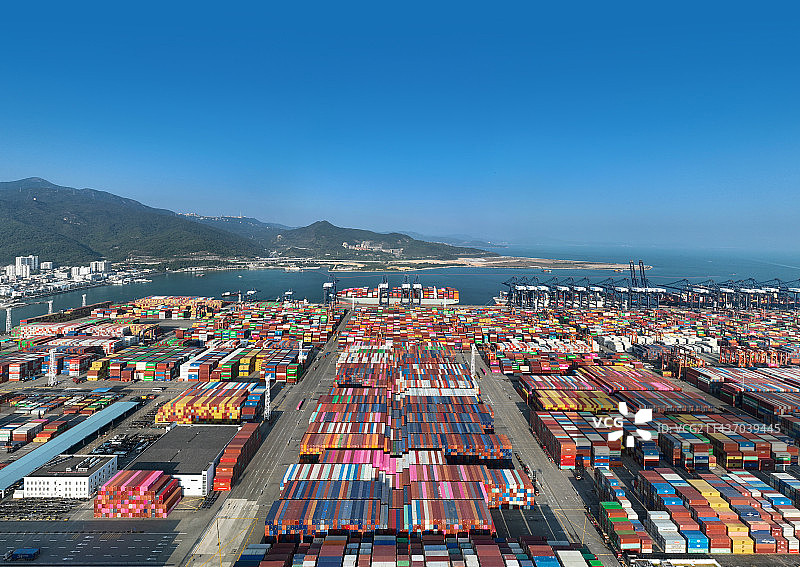 广东省深圳市盐田区盐田国际集装箱码头物流中心航拍图片素材