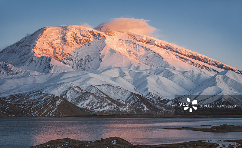 日照慕士塔格图片素材