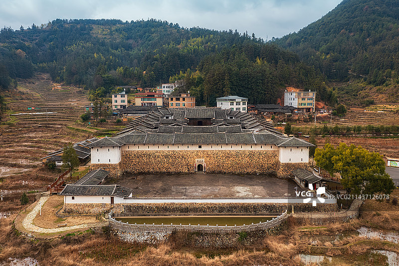 福建省三明市永安市槐南镇洋头村（安贞堡）春季户外风光航拍视角图片素材