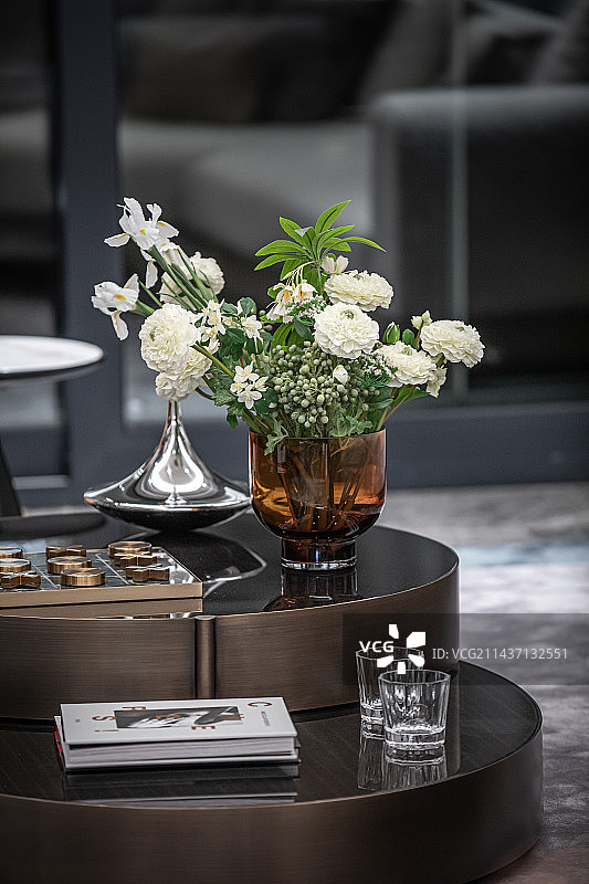 桌子上的摆件图片素材