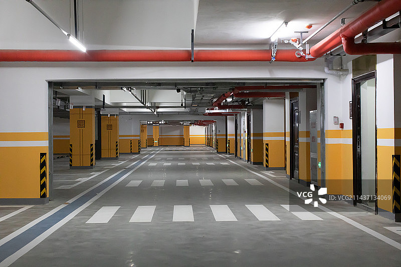 地下停车场图片素材
