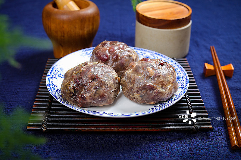 地方特色美食小炒粘豆包图片素材