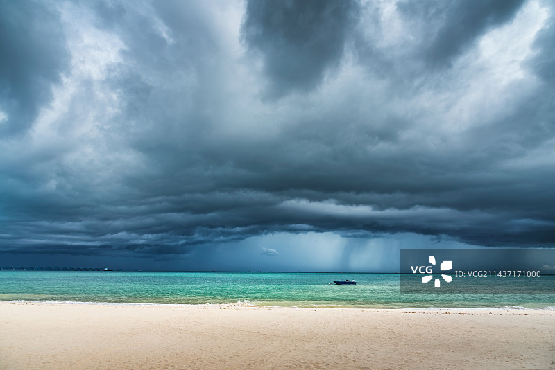 台风来临前的大海图片素材