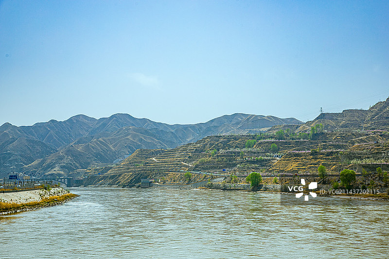 甘肃省兰州市皋兰市-蓝天映衬下的江山美景图片素材