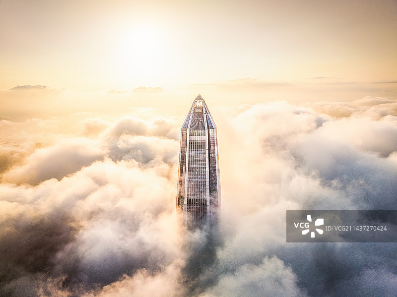 云雾如瀑航拍深圳云海日落城市风光图片素材