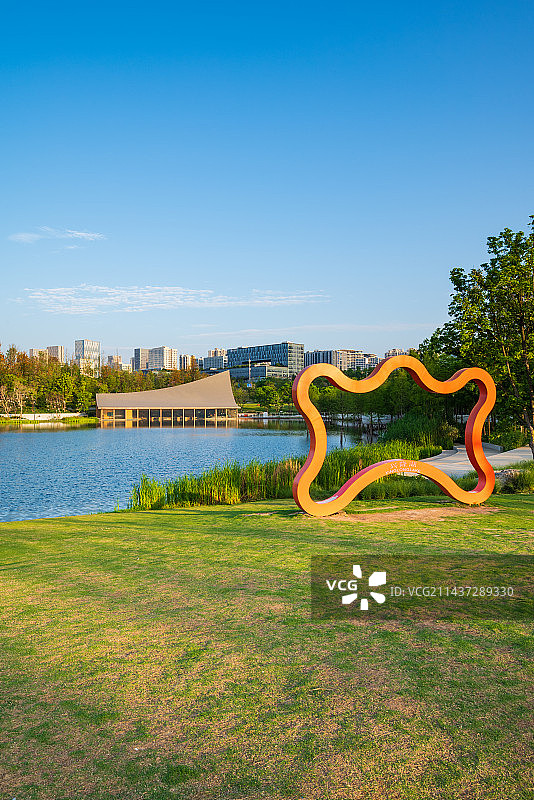 成都天府新区兴隆湖湖畔书店白昼晴天图片素材