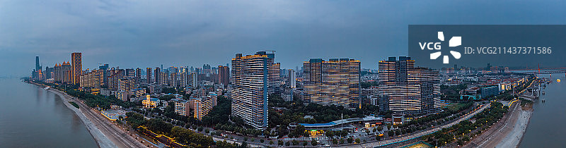 武昌江岸华灯初上图片素材