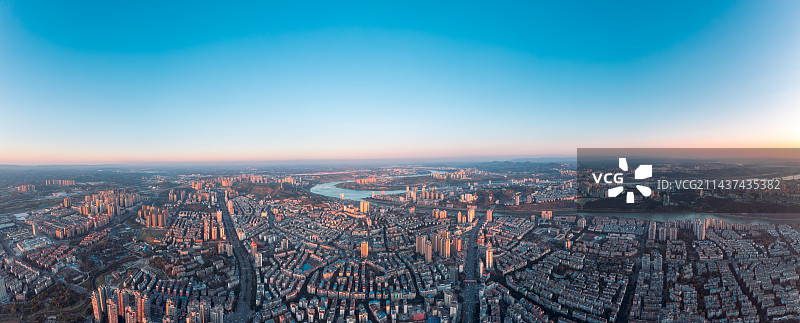 钢铁森林图片素材