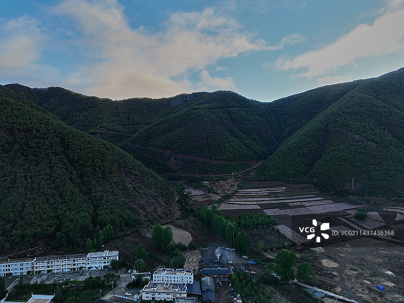 航拍四川省凉山彝族自治州盐源县风光图片素材