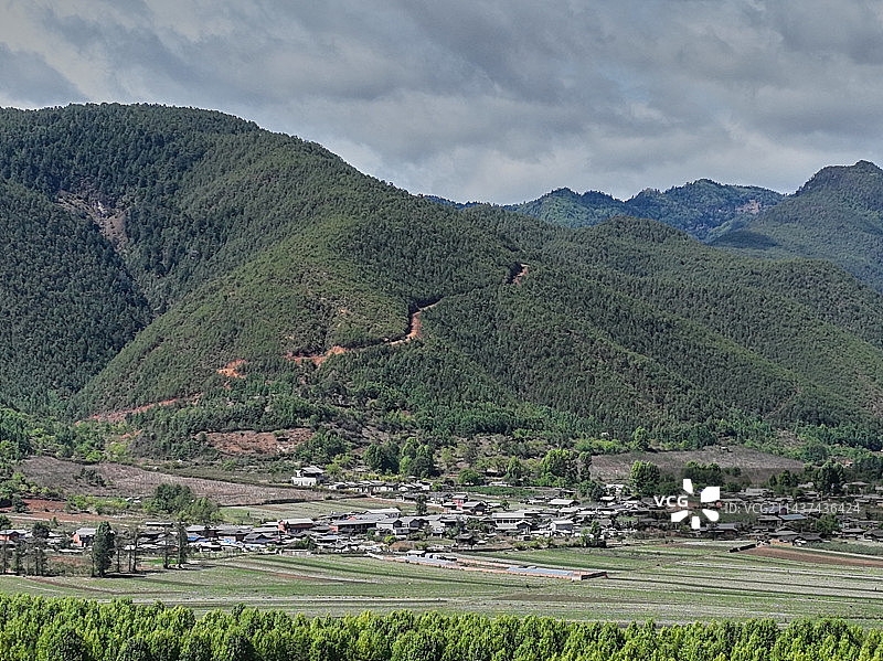 航拍四川省凉山彝族自治州盐源县风光图片素材