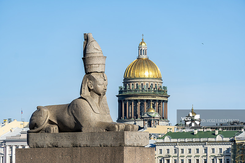 圣彼得堡狮身人面像和圣以撒教堂图片素材