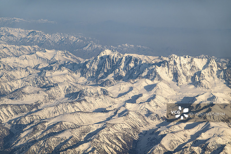 新疆天山博格达峰航拍图片素材