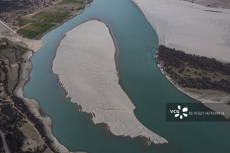 西藏自治区林芝市米林县丹娘乡岗派公路雅鲁藏布大峡谷图片素材