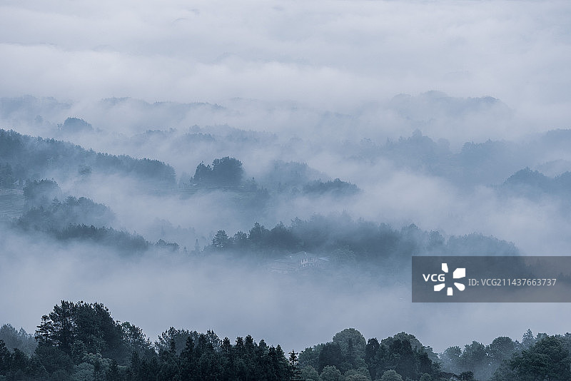 重庆南川三泉镇云雾山中图片素材