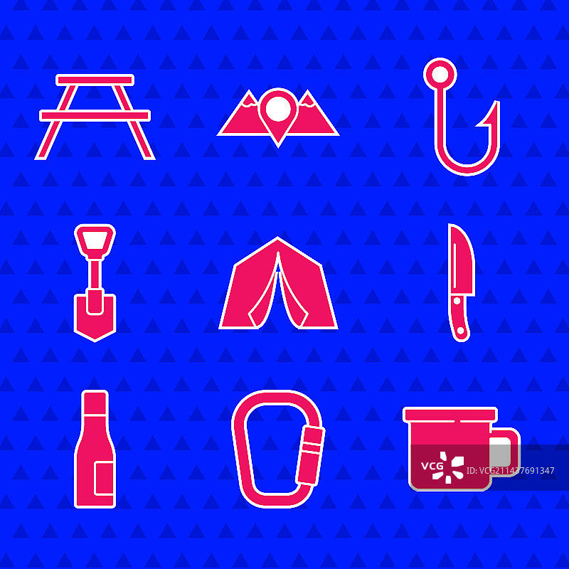 旅行帐篷、登山扣、露营金属杯图片素材