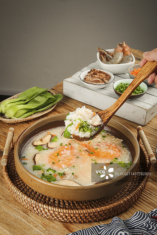 碗里的海鲜粥图片素材