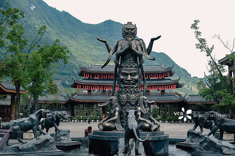 中国贵州省遵义道真傩城景区大门图片素材