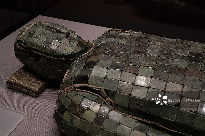 河南博物院藏西汉时期金缕玉衣图片素材