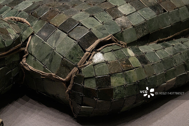 河南博物院藏西汉时期金缕玉衣图片素材