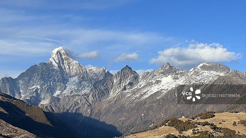 四姑娘山幺妹峰图片素材