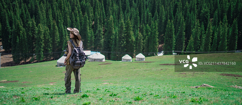 美女 亚洲女性 户外旅行者 科学家 徒步者图片素材