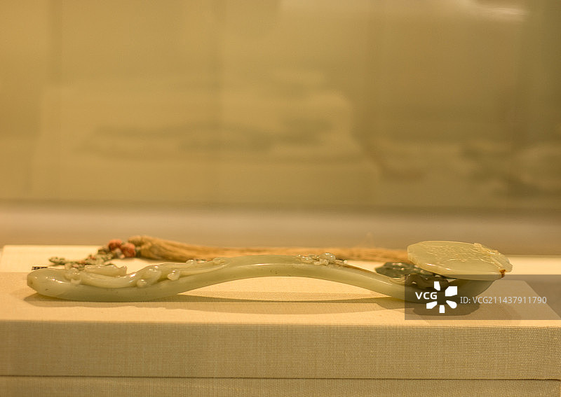 中国江苏南京博物院文物玉如意图片素材