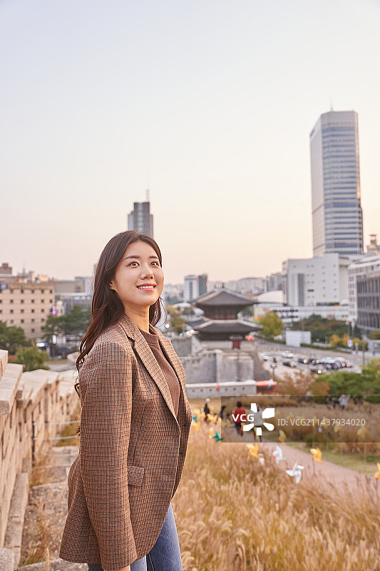 韩国青年秋季场景图片素材