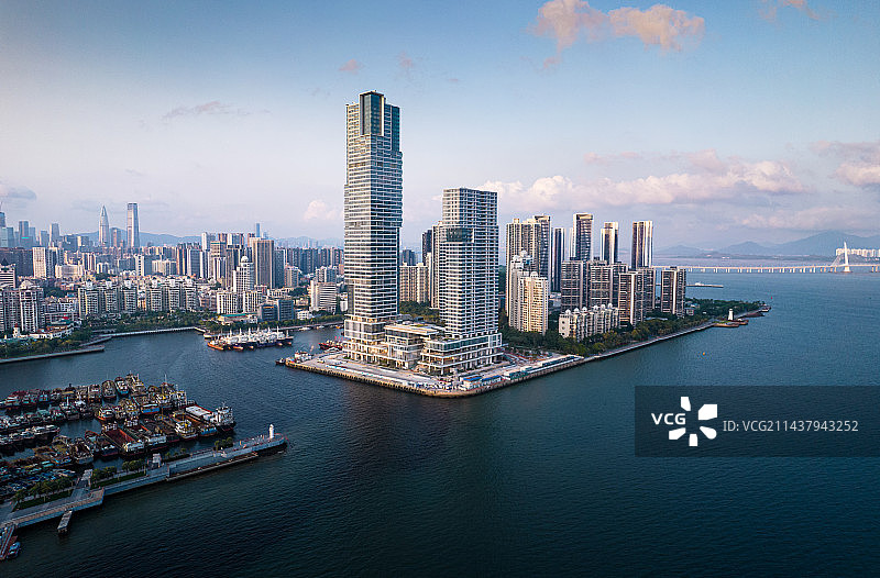 大湾区深圳南山蛇口海上世界蛇口渔港附近天际线航拍图片素材
