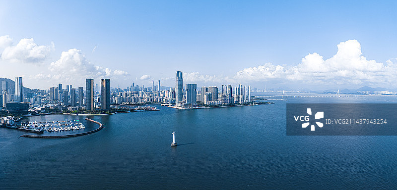 大湾区深圳南山蛇口海上世界蛇口渔港附近天际线航拍图片素材