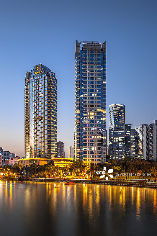 成都市中心的摩天大楼图片素材