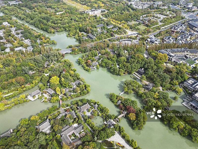 江苏省扬州市瘦西湖景区航拍视角秋天美景图片素材