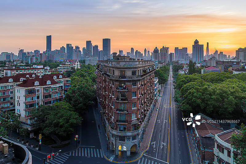 上海武康路武康大楼法式建筑地标老建筑航拍图片素材