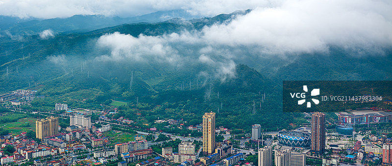 雨后岳阳临湘城区风光图片素材