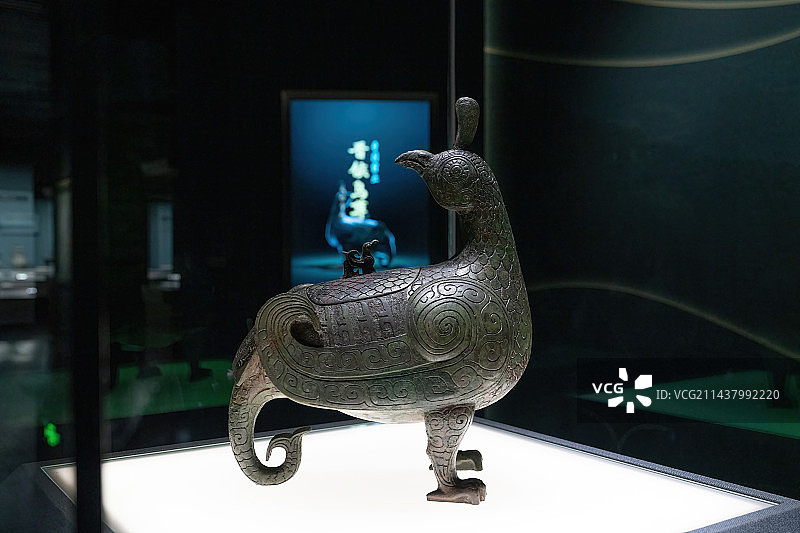 山西省博物馆藏临汾市曲沃县北赵晋侯墓地出土晋侯鸟尊图片素材