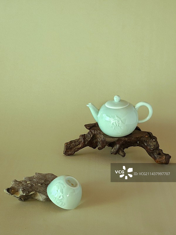 中国传统色--青白玉 青白色茶具图片素材