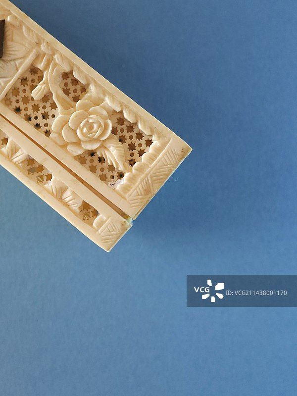 中国传统色-星云蓝 象牙器具图片素材