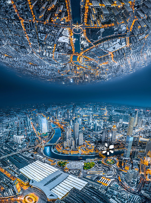 颠倒世界（津湾广场&天津之眼）图片素材