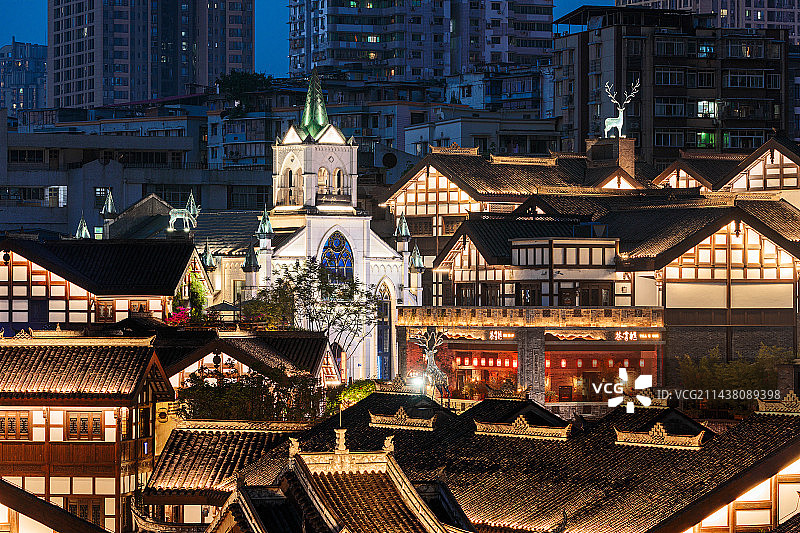 蓝调时分的弹子石老街图片素材