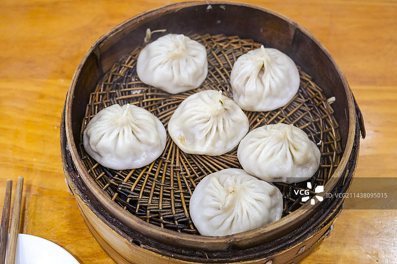 江苏省扬州市本地特色美味小吃扬州灌汤包图片素材