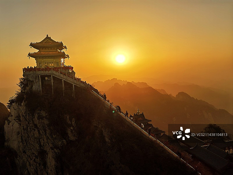 河南老君山落日图片素材