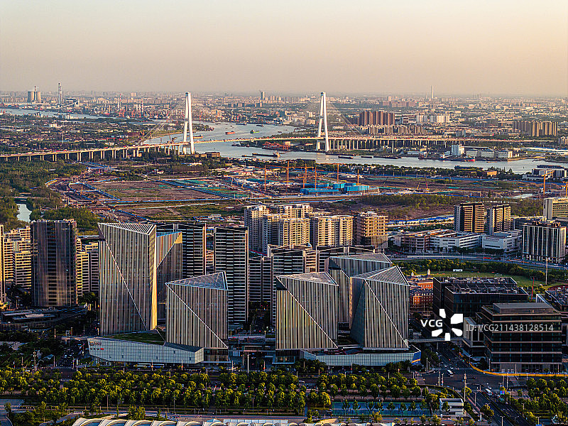 航拍远眺上海徐浦大桥图片素材