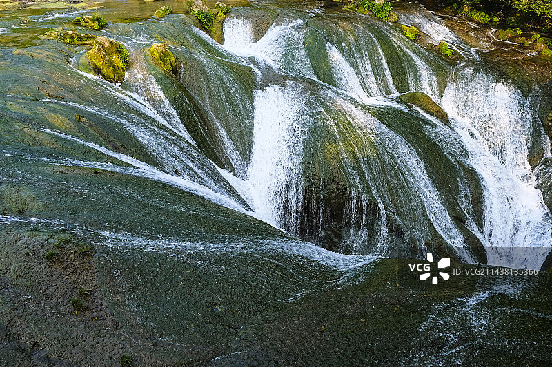贵州省安顺市黄果树大瀑布景区银链坠潭瀑布秋天晴朗美丽风景图片素材