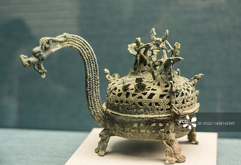 苏州考古研究所一级文物三国吴·龙首柄铜熏图片素材