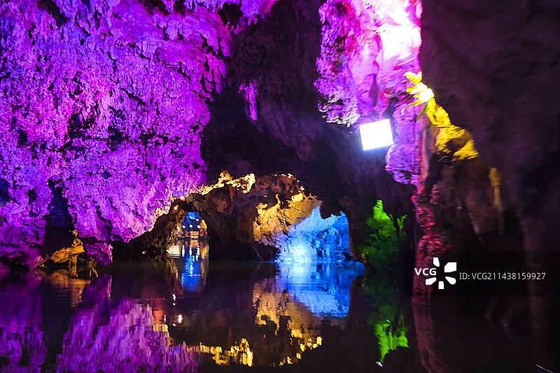 贵州省安顺市龙宫景区美丽风景图片素材