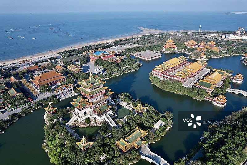 航拍视角下的蓬莱仙境图片素材