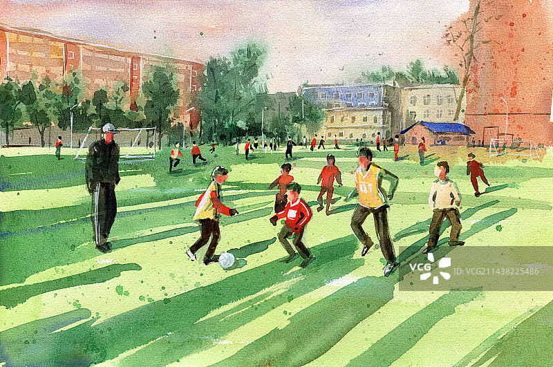操场上踢足球的孩子图片素材