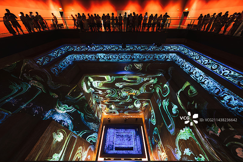 湖南省长沙市湖南省博物院（马王堆汉墓）辛追夫人墓坑3D投影室内场景图片素材