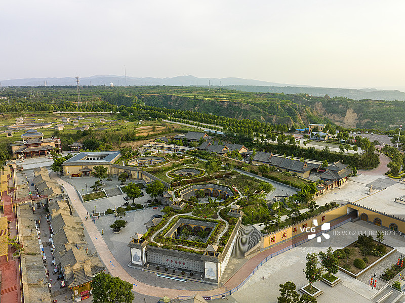 河南省三门峡市陕州地坑院航拍图片图片素材